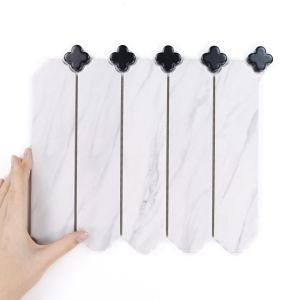 Țiglă Cecile Marble Mată Trifoi Black