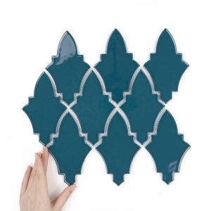 Țiglă Arabesque Shield Ocean Granate Lucioasă