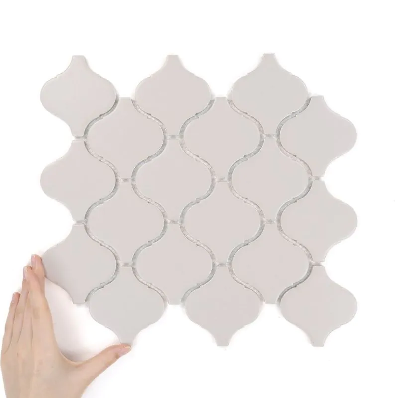 Țiglă Arabesque Mare Gri Deschis Mată