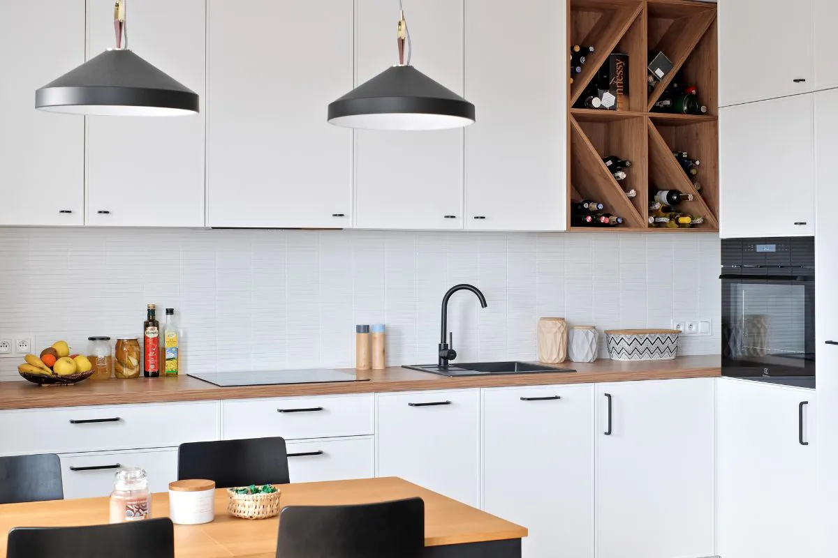 Bucătărie minimalistă, sau mai puțin înseamnă mai mult!