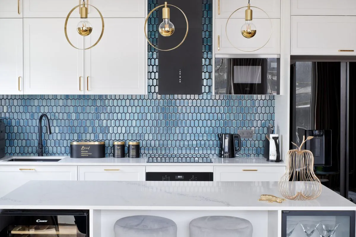 Rețeta pentru o bucătărie la modă în 2023? Alegeți plăci de bucătărie moderne!