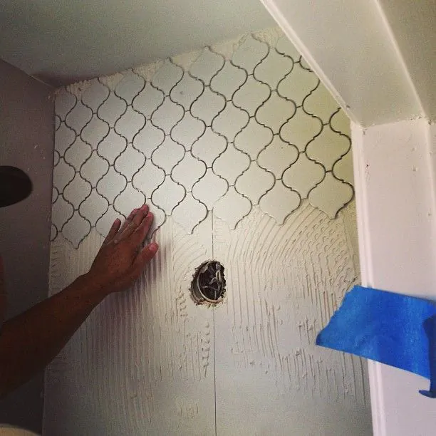 montarea plăcilor ceramice adeziv sfaturi expert mozaic arabesc